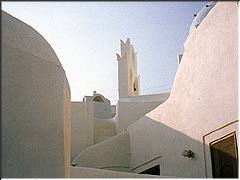 Santorini: callej&oacute; y casas blancas &copy; Jos&eacute; Mar&iacute;a Ciordia