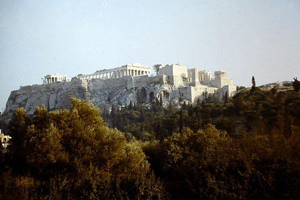 Atenas: vista general de la Acr&oacute;polis &copy; Jos&eacute; Mar&iacute;a Ciordia