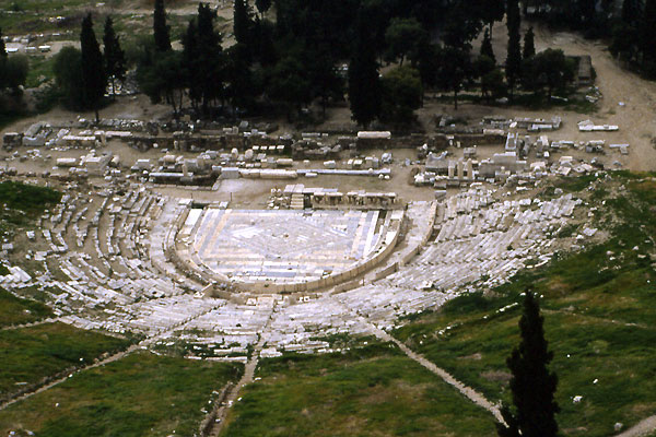 Atenas: el teatro de Dioniso desde la Acr&oacute;polis &copy; Jos&eacute; Mar&iacute;a Ciordia
